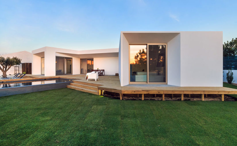 Czas budowy domu jest nie tylko ekstrawagancki ale także ogromnie niełatwy.