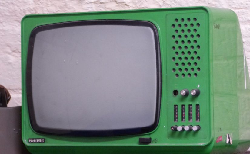 W aktualnych czasach niesłychanie co niemiara osób swój wolny czas spędza przed telewizorem.