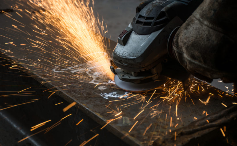 Nowoczesne podejścia w wytwórczości śrub i wkrętów – jak przekształciły się metody produkcji w ostatnich latach?